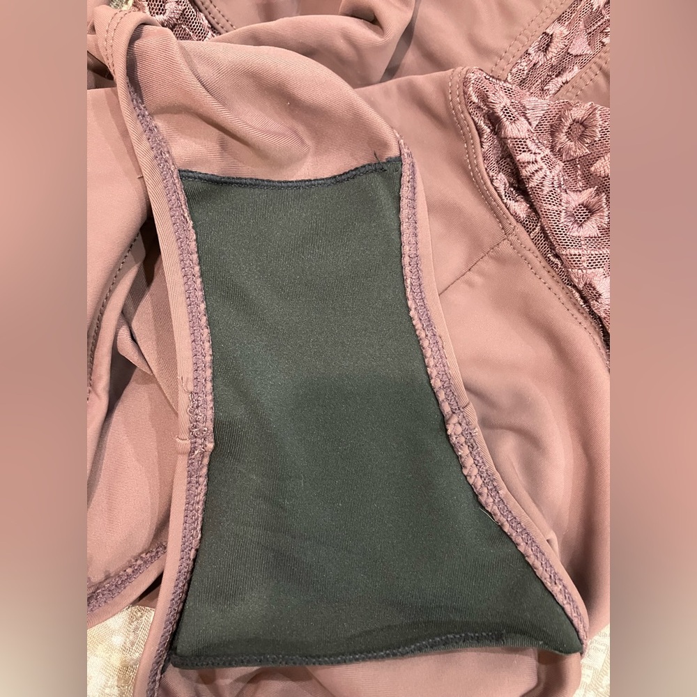 Pretty bodysuit - Picture 6 of 7
